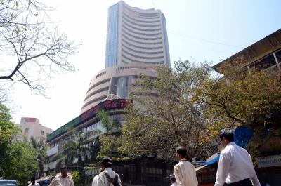  Sensex, Nifty settle 1% low; US Fed's policy guidance weighs (Ld) 