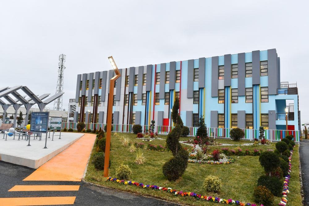 President Ilham Aliyev and First Lady Mehriban Aliyeva attend inauguration of newly built Training and Service Complex in Bina settlement (PHOTO)