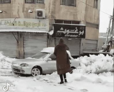 الاردن - شاهد فيديو احترافية سائق جرافة اردني