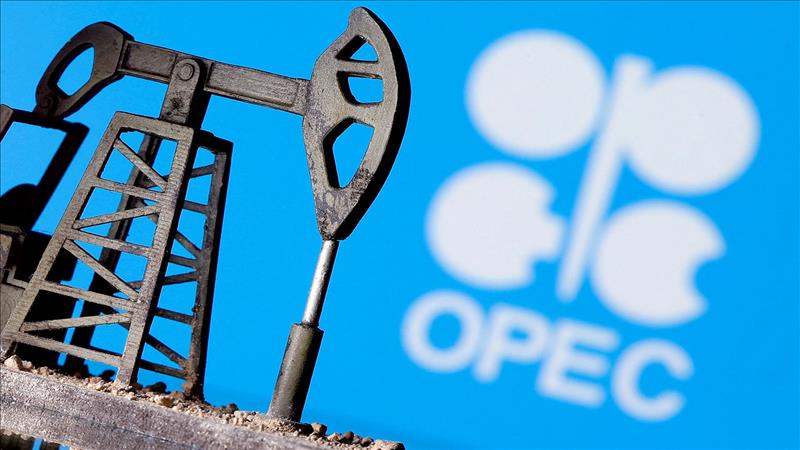 الإمارات - النفط يتخطى عتبة 110 دولارات للبرميل بتأثير الأزمة الأوكرانية' 