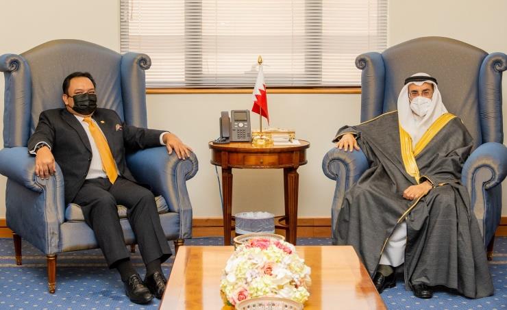 نائب رئيس مجلس الوزراء ينوه بمسار العلاقات البحرينية الماليزية المتميزة