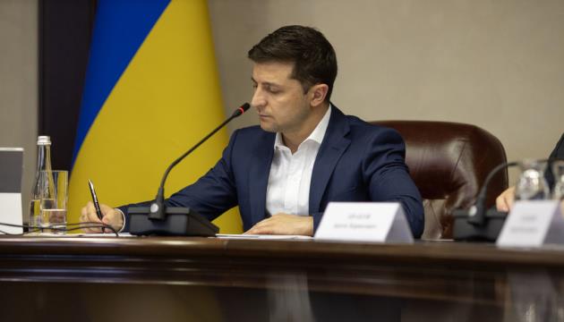 Zelensky awards Hero of Ukraine title to eight service members