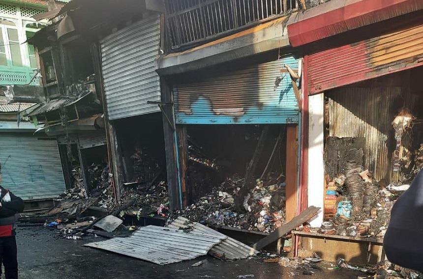 8 Shops Gutted In Midnight Blaze In Srinagar's Zaina Kadal