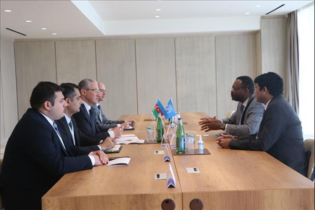 Azerbaijani Minister Meets With IFAD Representative