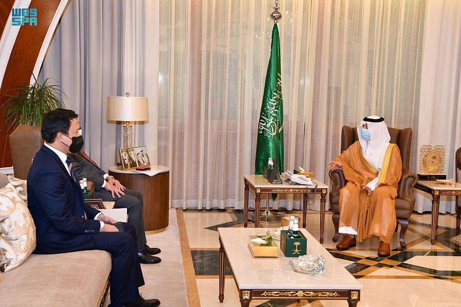 Eastern Region Governor Receives Ambassador Of The Philippines To Saudi Arabia