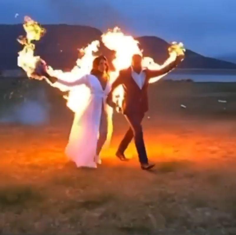 لأجل 'عيون' منصّات التواصل.. عروسان يضرمان النار بجسميهما في حفل زفافهما (فيديو)' 