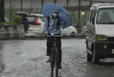  Rains, Thunderstorm Cool Down Delhi NCR, Min Temperature Lowest Since 2004 (Lead) 