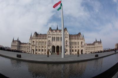  Hungary Amends Constitution To Extend Govt's State Of Emergency Powers 