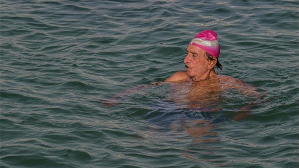 Look: 95-Year-Old Emirati Loves Swimming And His House Is By The Sea
