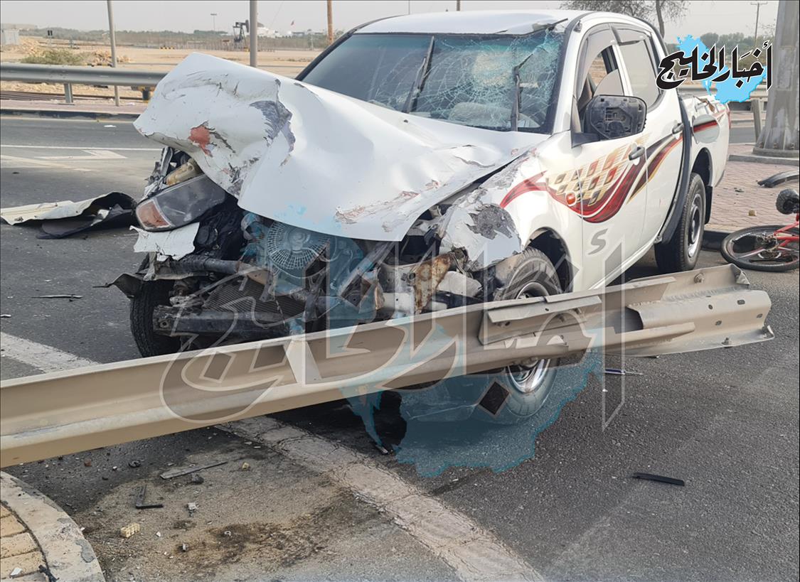 إصابة بحريني تدهورت سيارته على شارع المعسكر