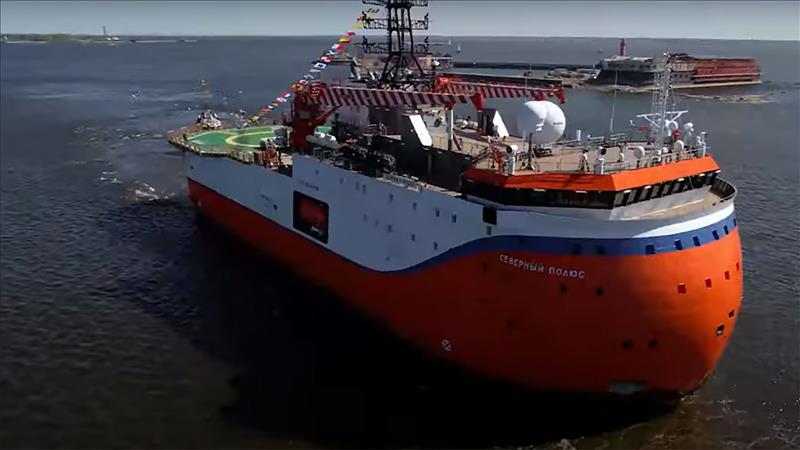 روسيا تختبر كاسحة جليد فريدة من نوعها للأبحاث البحرية.. فيديو' 