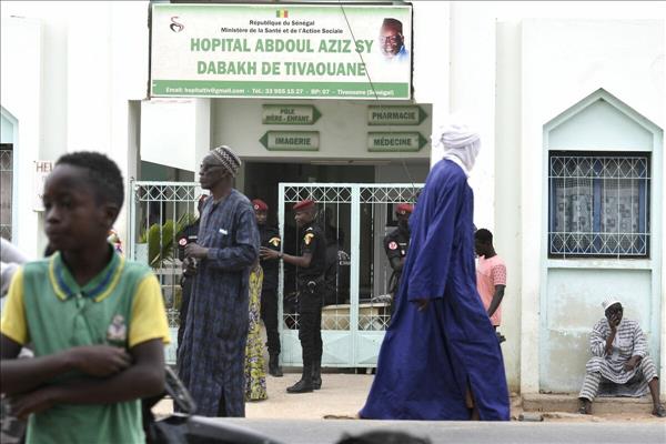 الرئيس السنغالي يقيل وزير الصحة بعد مصرع 11 رضيعاً في حريق بمستشفى