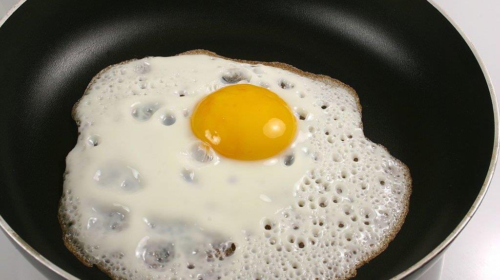 بيضة في اليوم.. كيف تؤثر على الجسم؟