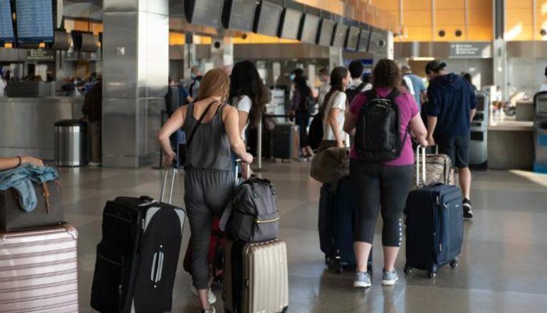 فيديوهات إباحية تصدم المسافرين في مطار برازيلي.. ماذا يجري؟