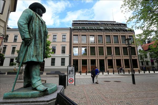 Norway Central Bank Makes Largest Rate Hike In Two Decades