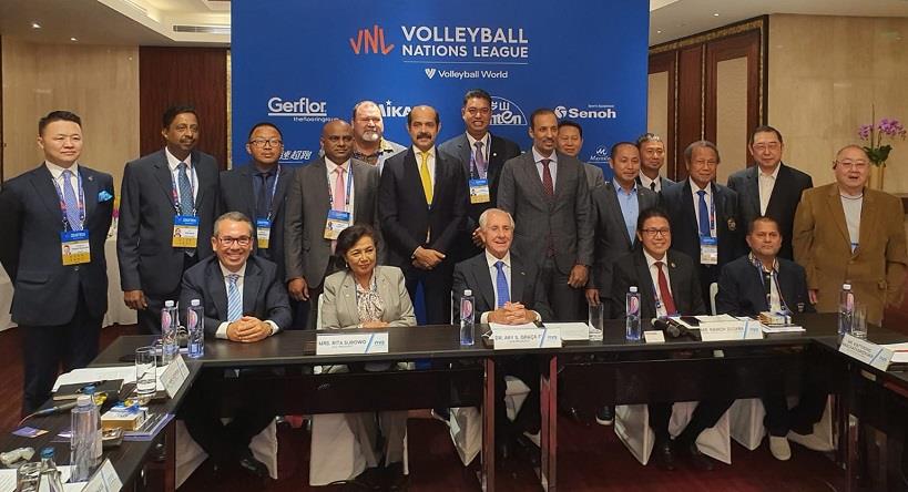 VFI President Discusses Popularising Volleyball At Manila Meet