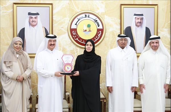Shura Council Deputy Speaker Granted Medal Of Leading Arab Woman For Social Responsibility