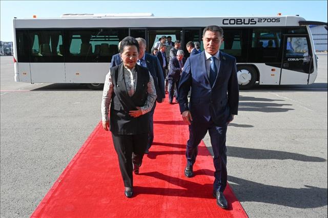 Uzbek Supreme Assembly's Senate Chairwoman Visiting Azerbaijan