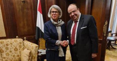 سفير مصر بالخرطوم يتشاور مع مسئولين غربيين حول الأوضاع فى السودان