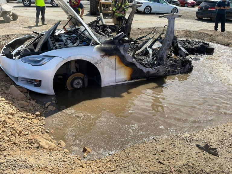 US firefighters adapt to 'new hazards' in electric car blazes