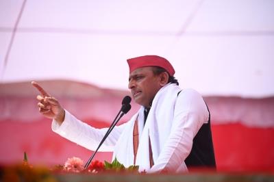  Akhilesh To Give Laptops To Students On His B'day 