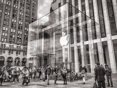  Top Apple Corporate Attorney Pleads Guilty To Insider Trading 