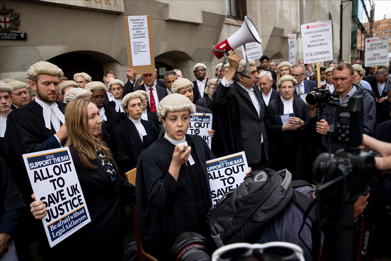 Barristers On Strike: Why Criminal Lawyers Are Walking Out  And What They Really Get Paid
