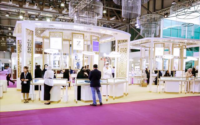 «جواهر الإمارات» يبرز إبداعات 20 مصممة من المواطنات' 