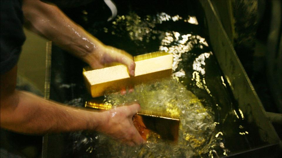 واردات سويسرا من الذهب تَخضع للتدقيق مع استهداف مجموعة السَبع للذهب الروسي