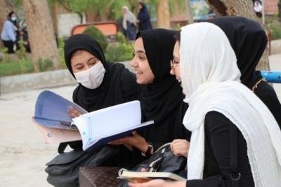  UN Official Wants Afghan Schools To Open 'In Practice' 