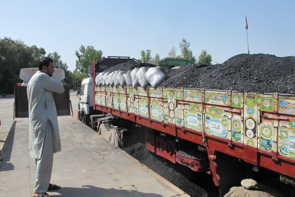 Afghanistan, Pakistan Agree To Facilitate Coal Trade
