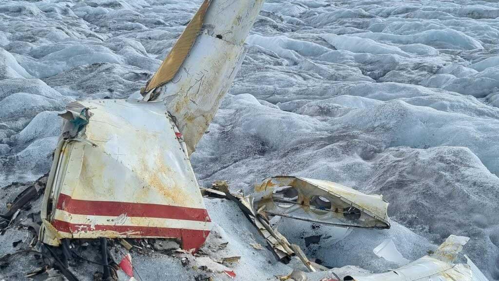 ذوبان نهر جليدي يكشف طائرة تحطمت قبل نصف قرن' 