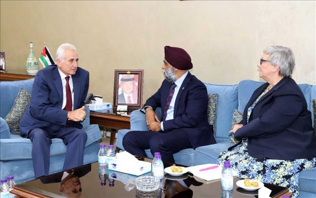 Education Minister, Canadian Int'l Development Minister Talk Cooperation