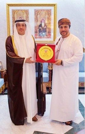 محافظ ظفار يستقبل سفير مملكة البحرين لدى سلطنة عُمان
