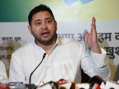  After Quitting, Nitish Goes To Rabri Devi's House To Meet Tejashwi 