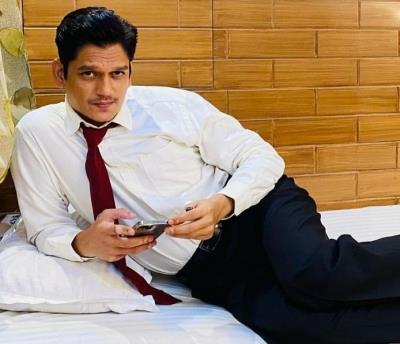  Vijay Varma's Mother Is Worried That No One Will Marry Her Son After 'Darlings' 