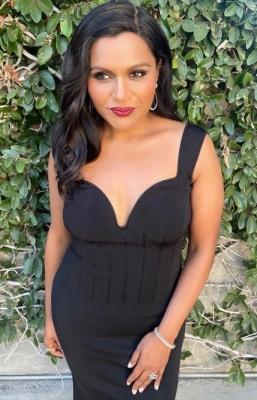  Mindy Kaling Not Bothered By Speculation About Her Kids' Paternity 