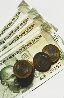  Rupee Gains 14 Paise To Close At 79.52 Against US Dollar 