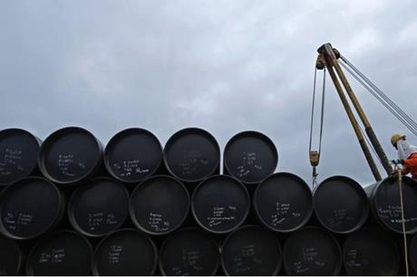 أسعار النفط عالمياً تتجه لتحقيق مكاسب أسبوعية