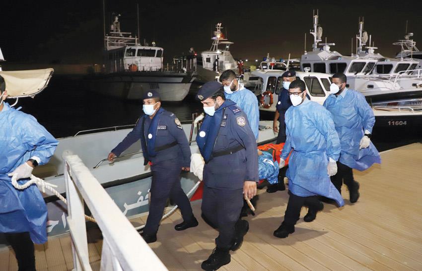 إنقاذ عربي تعرض لوعكة صحية على متن سفينة في المياه الإقليمية