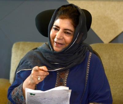  Mehbooba Seeks All-Party Meet To Oppose Right To Vote For Non-Locals 