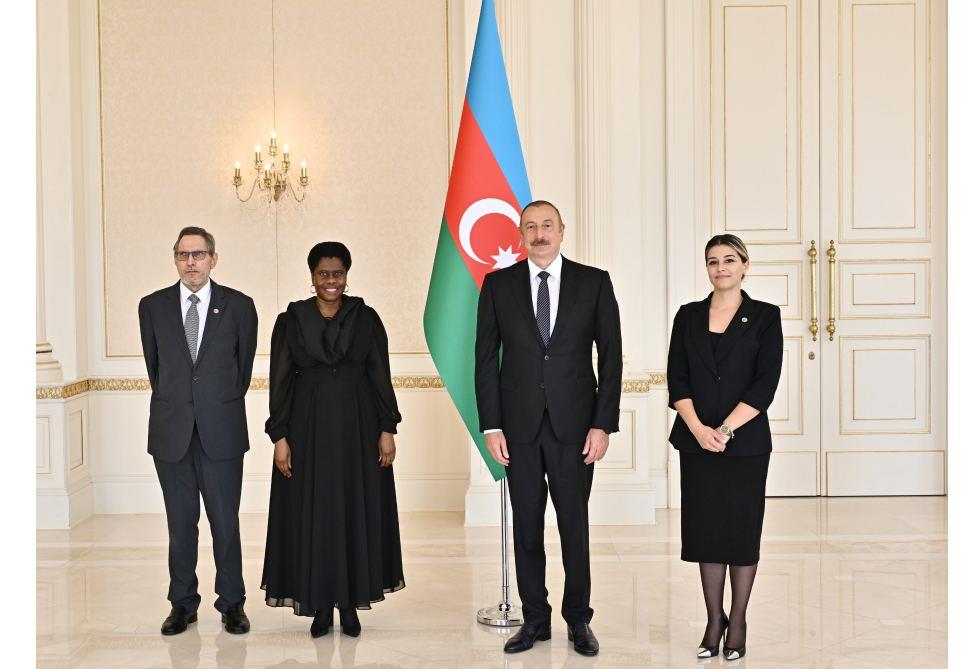 President Ilham Aliyev Accepts Credentials Of Incoming Ambassador Of South African Republic (PHOTO)