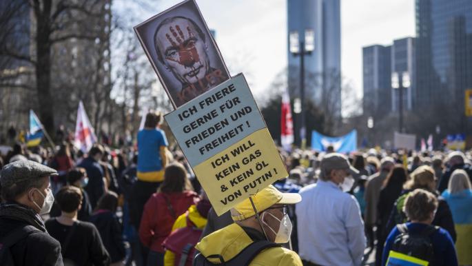 أزمة الطاقة في ألمانيا … المواطنون يلجأون لشراء الحطب