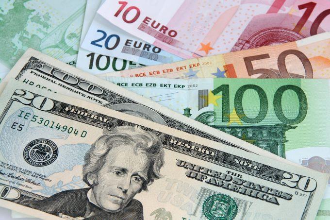 EUR/USD Forex Signal: Bearish Flag Points To More Downside