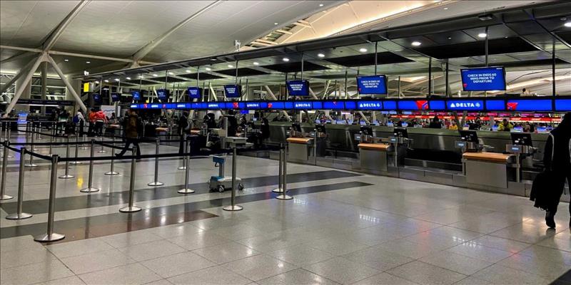 حكومات أوروبية تقاوم العودة لقواعد ما قبل جائحة كورونا بالمطارات' 