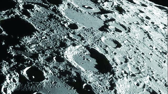 عينات من اليورانيوم في الصخور القمرية' 
