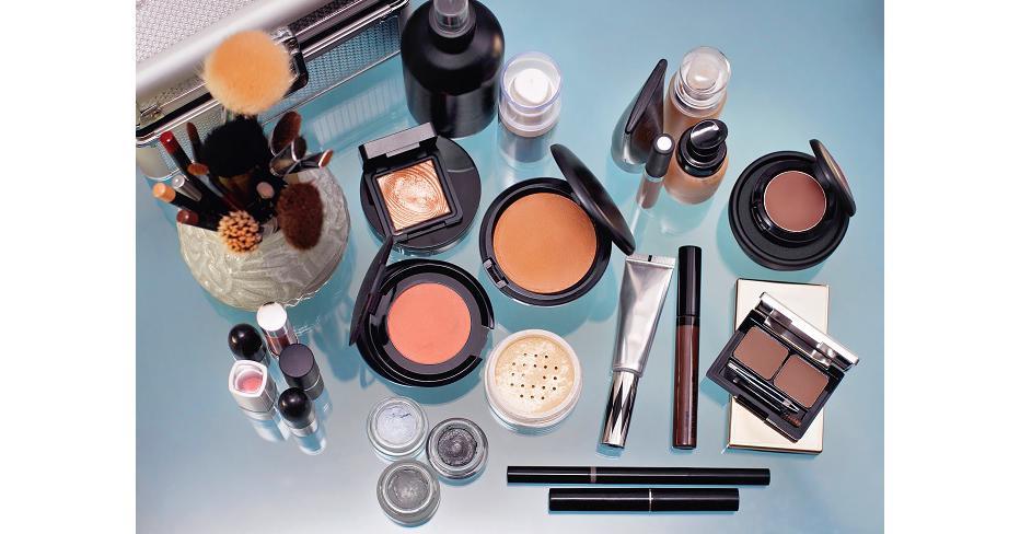 Cosmetics Market Trends, Global Industry Overview, Sales Revenue, Demand And Forecast By 2022-2027