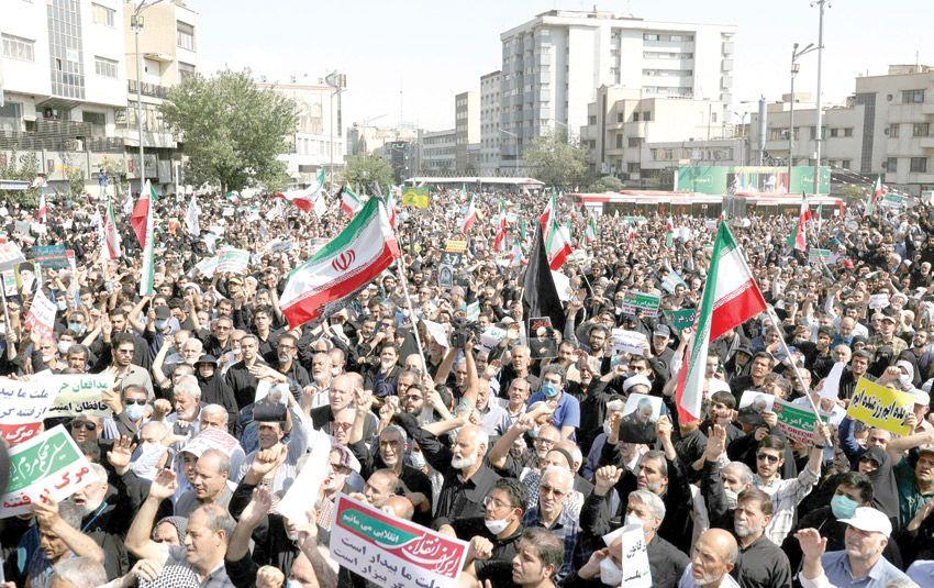الجيش الإيراني يتعهد بالتصدى لـ«الأعداء» مع تصاعد الاحتجاجات