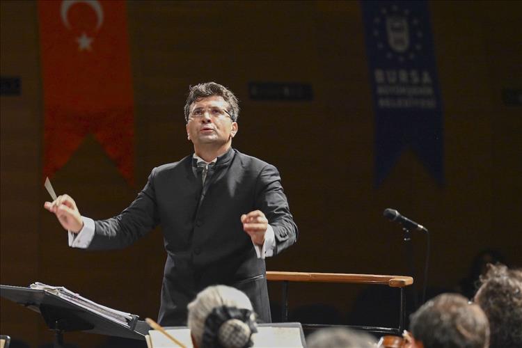National Conductor Dazzles Crowd At TURKSOY Opera Days