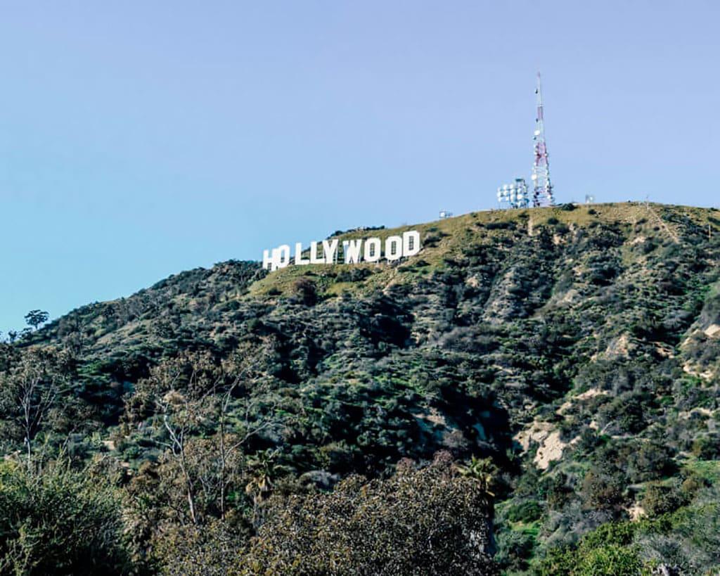 إعادة طلاء لافتة هوليوود الشهيرة قبل الذكرى المئوية لوضعها' 